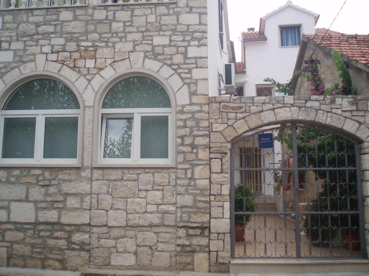 Old Town Center Apartments 수페타르 외부 사진